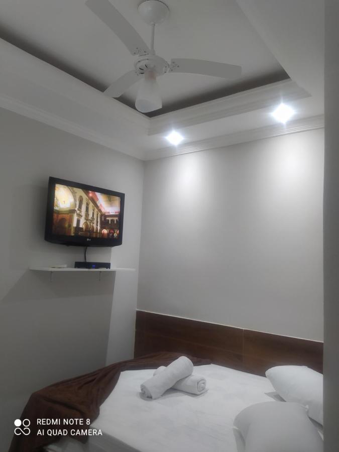 Pousada Quarto Casal Com Ar,Frigobar, Garagem Aparecida  Exterior photo